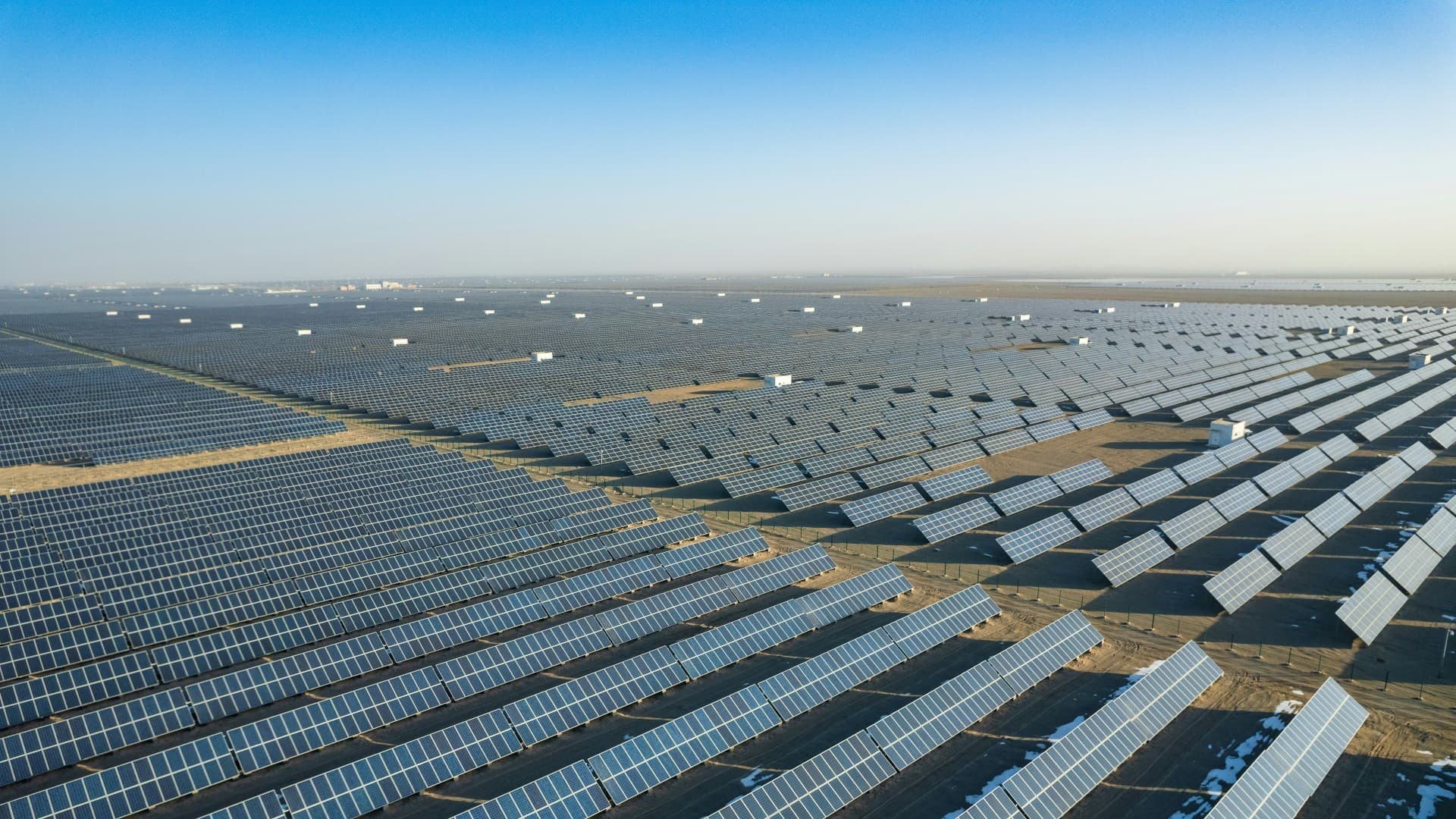 Professional solar panel and exterior cleaning in California